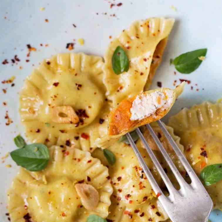 Vegan ravioli with pumpkin and ricotta