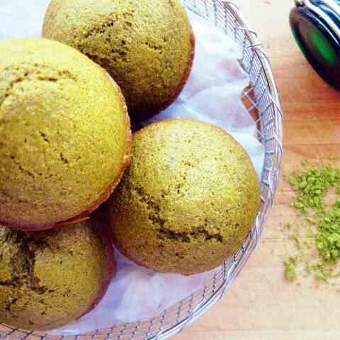 Vanilla Green Tea Matcha Muffins!