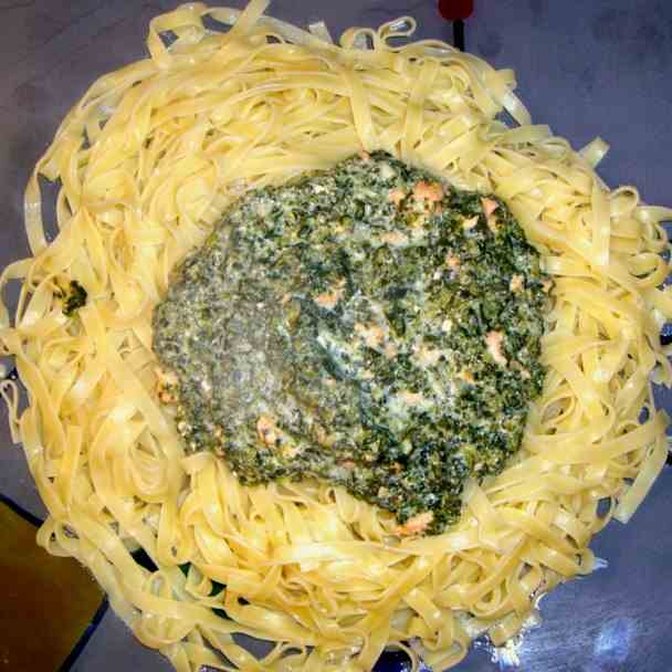 Tagliatelle with Spinach and Salmon Sauce