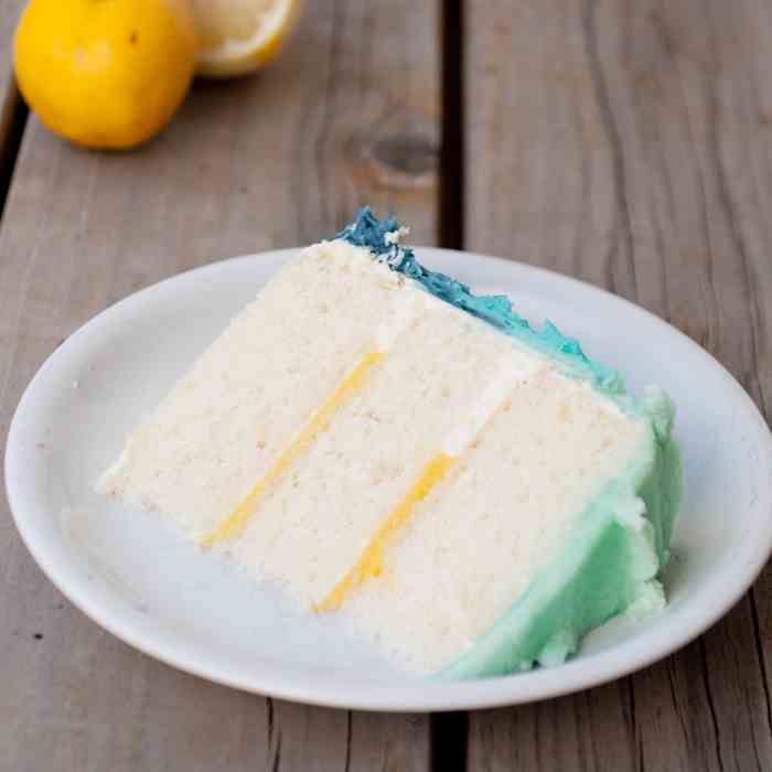 Lemon Scented Cake with Lemon Curd Filling