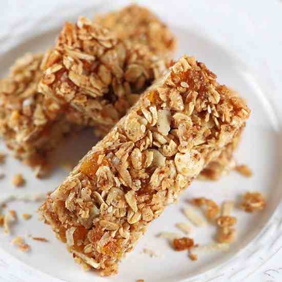 Apricot Almond Granola Bars