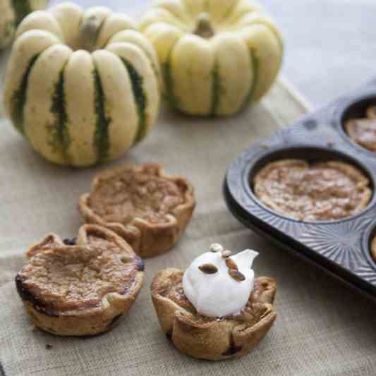 Mini Pumpkin Pies for Thanksgiving
