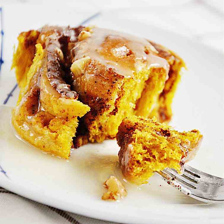 pumpkin cinnamon rolls