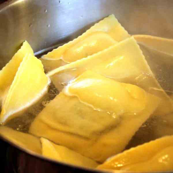 Homemade Ravioli with meat-spinach filling