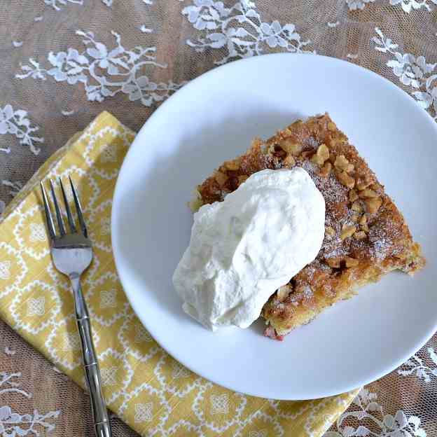 Old-Fashioned Rhubarb Cake