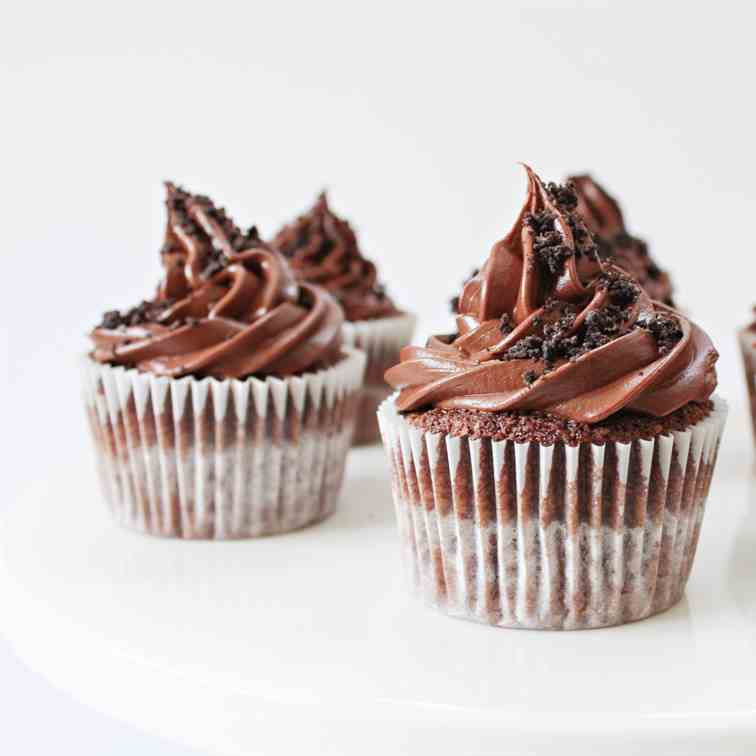 Oreo Chocolate Cupcake w Chocolate Ganache