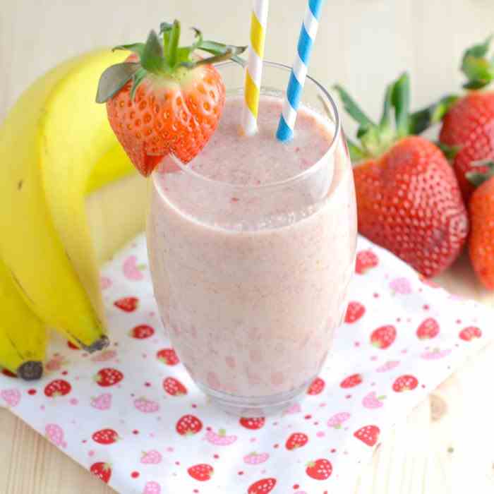 Banana & Strawberry Breakfast Smoothie
