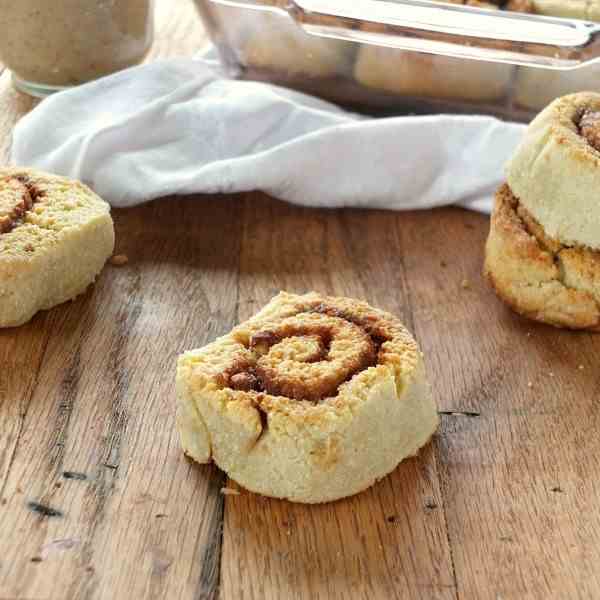 Almond Flour Cinnamon Rolls