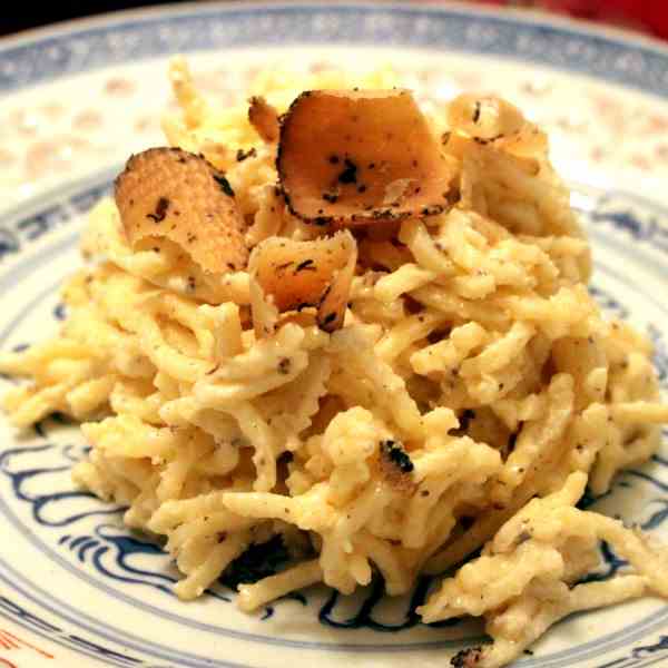 Homemade Spaghetti with truffle cheese 