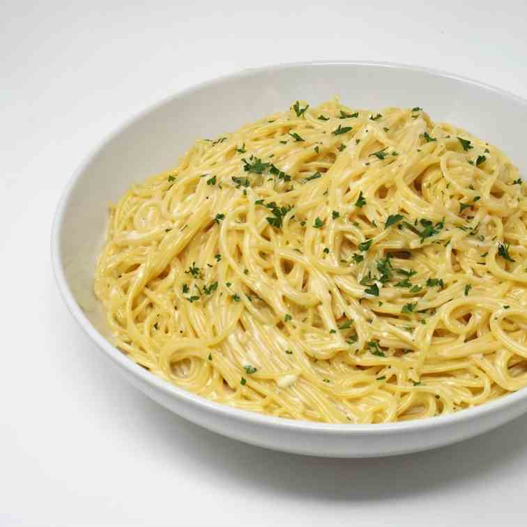 Three Cheese and Garlic Spaghetti