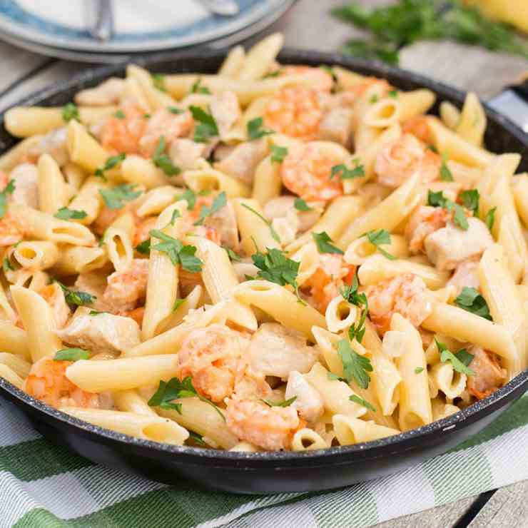 Chicken and Shrimp Alfredo Pasta