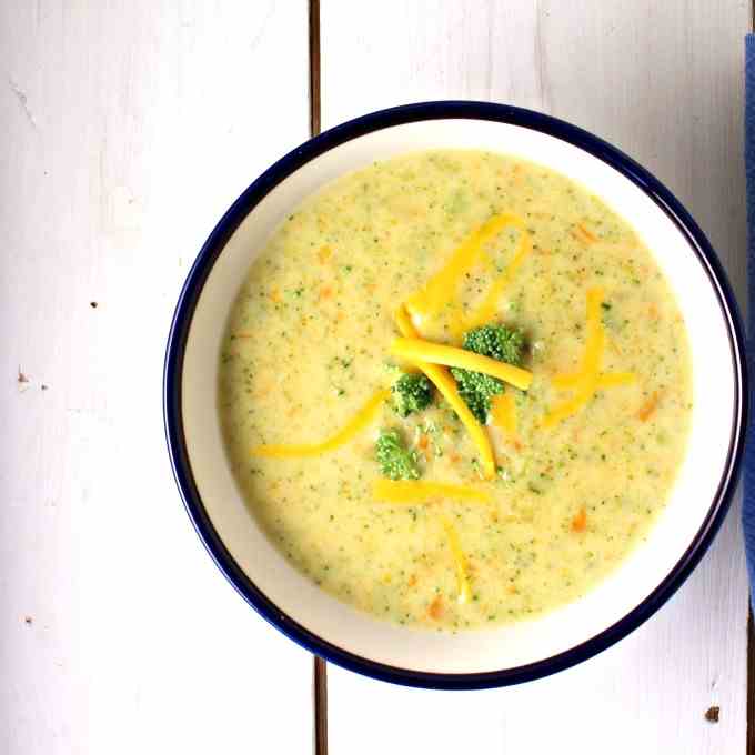 Cheesy Broccoli Soup