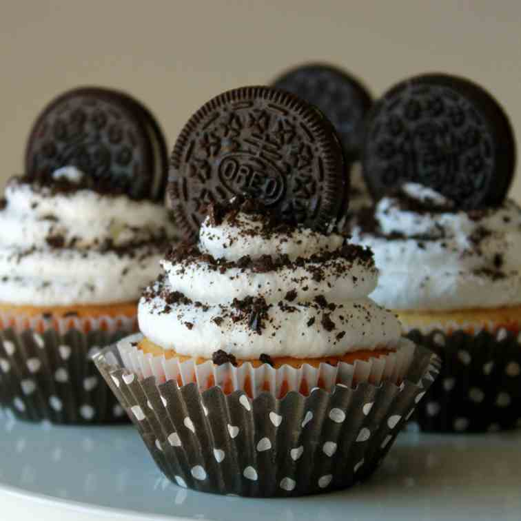 Oreo stuffed cupcake