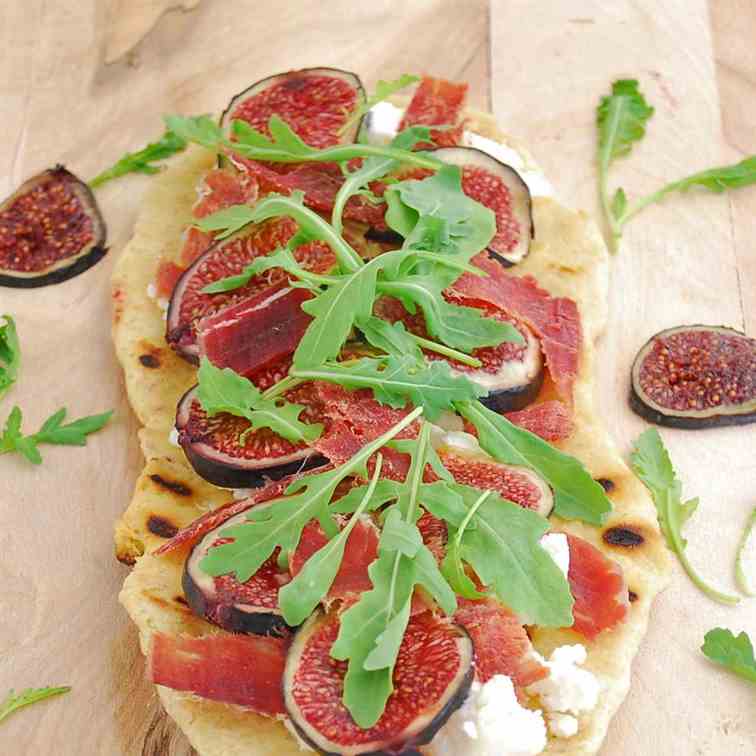 Grilled Pizza w/goat cheese, figs and ham