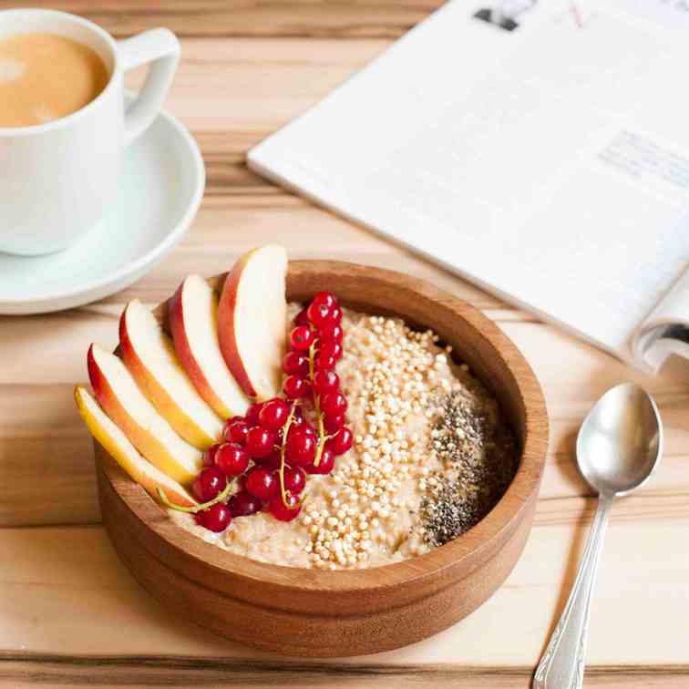 Healthy Apple Cinnamon Oatmeal