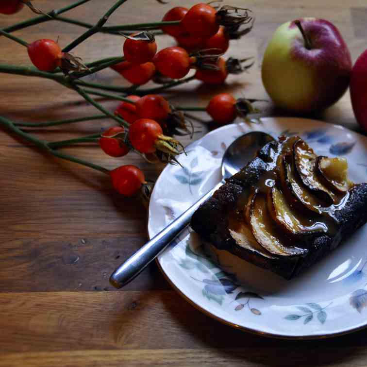 Toffee apple cake