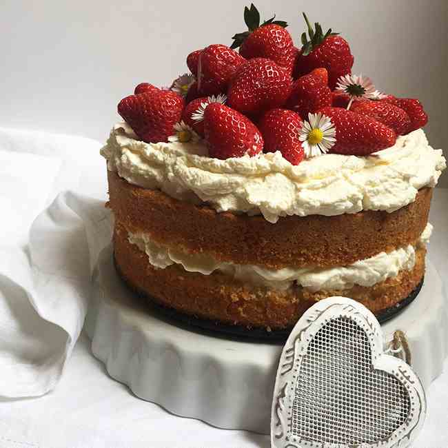 Simple Strawberry Layer Cake 