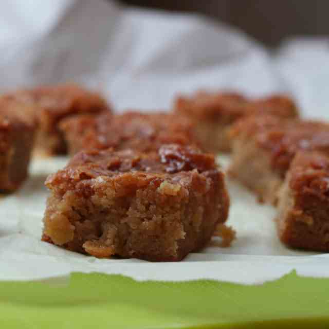 Caramel Apple Blondies