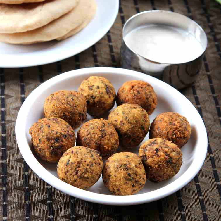 Falafels with fava beans