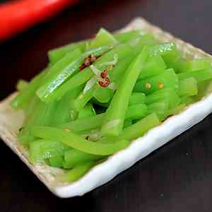 Stir-fried celtuce stem