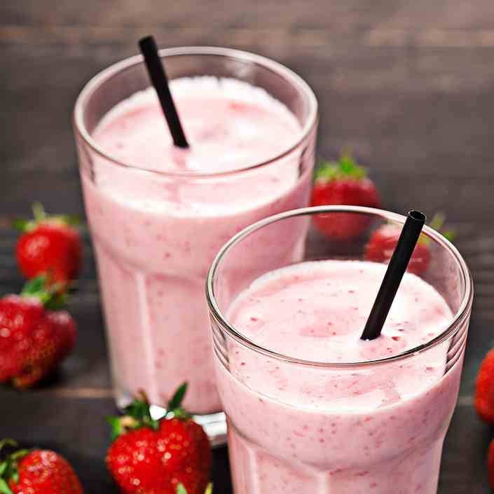 Homemade Easy Strawberry Milkshake