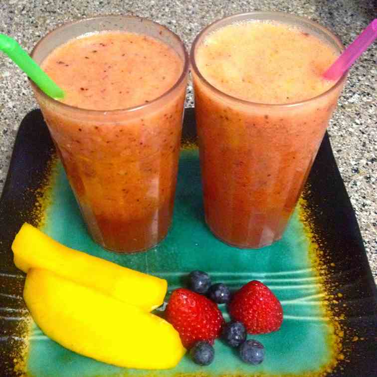 Mango Berry Peach Smoothie