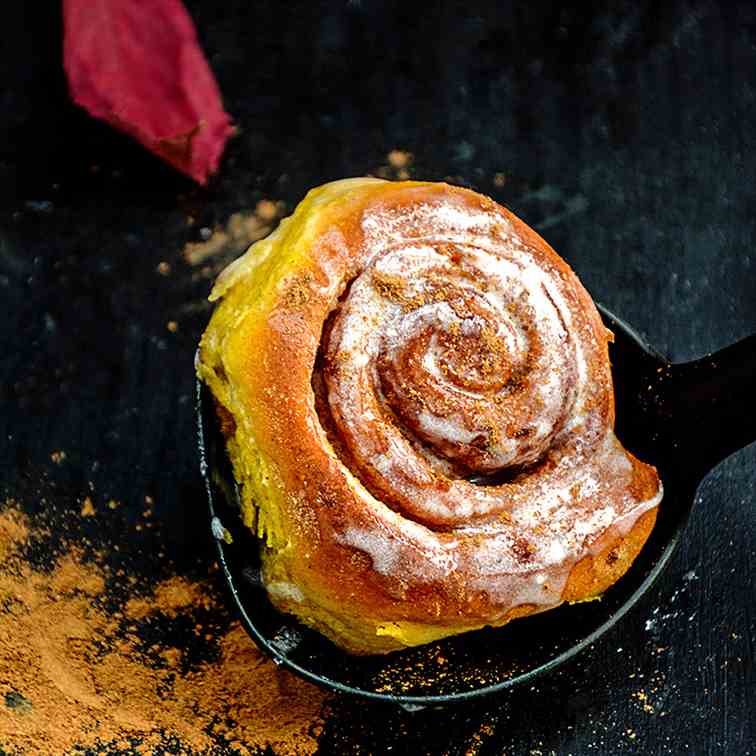 Pumpkin Cinnamon Rolls