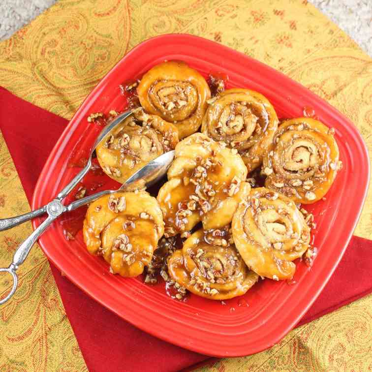 Quick Caramel Pecan Sticky Buns