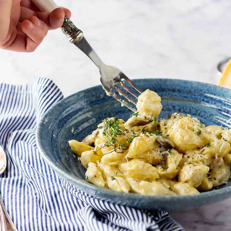 Creamy Mushroom Pasta with Thyme