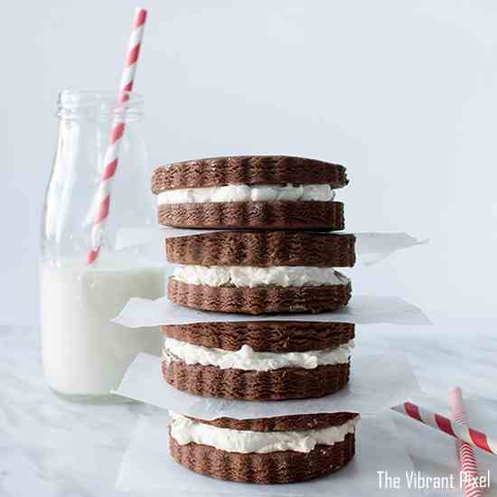 Chocolate Cookie w/ Tea Swiss Buttercream