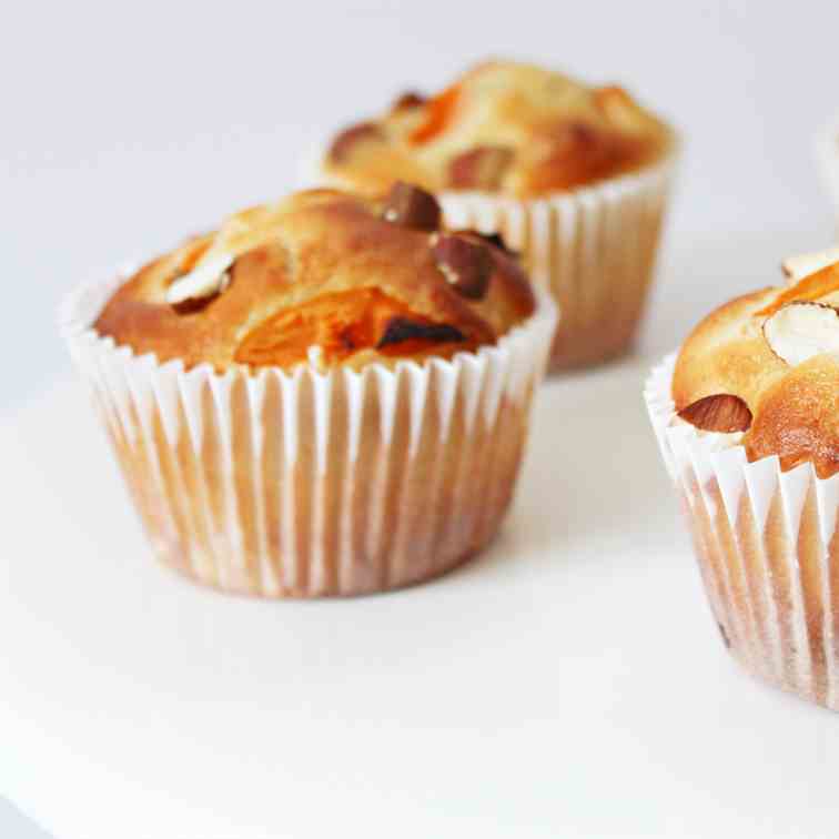 Almond - Apricot Muffins