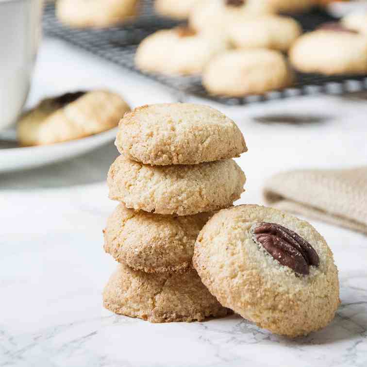 Amaretti Biscuits