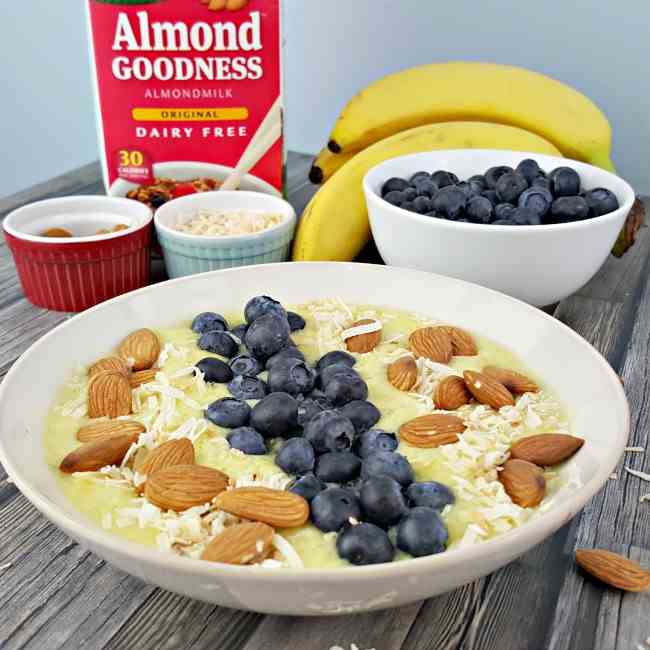 Banana Blueberry Almond Smoothie Bowl