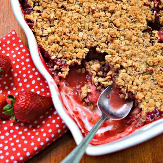 Strawberry Rhubarb Crumble