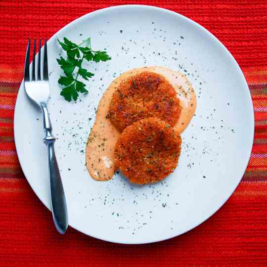 Sweet Potato Quinoa Cakes - Sriracha Mayo