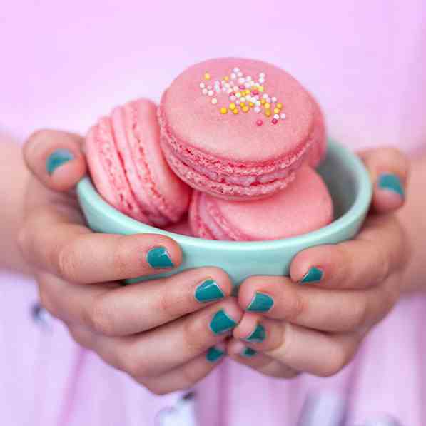 Double raspberry macarons