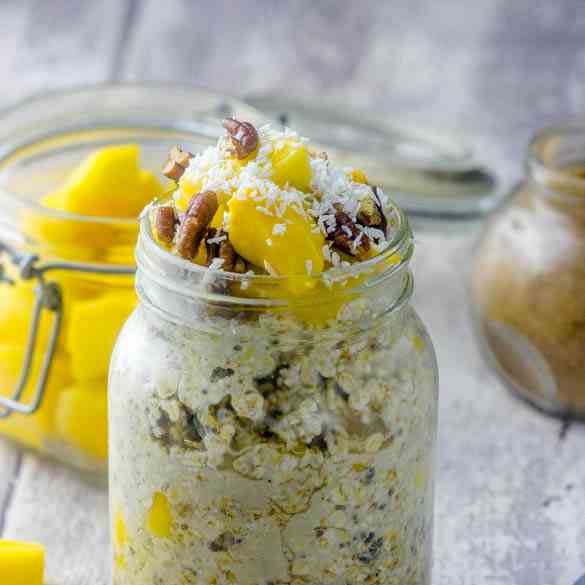 Coconut mango overnight oats