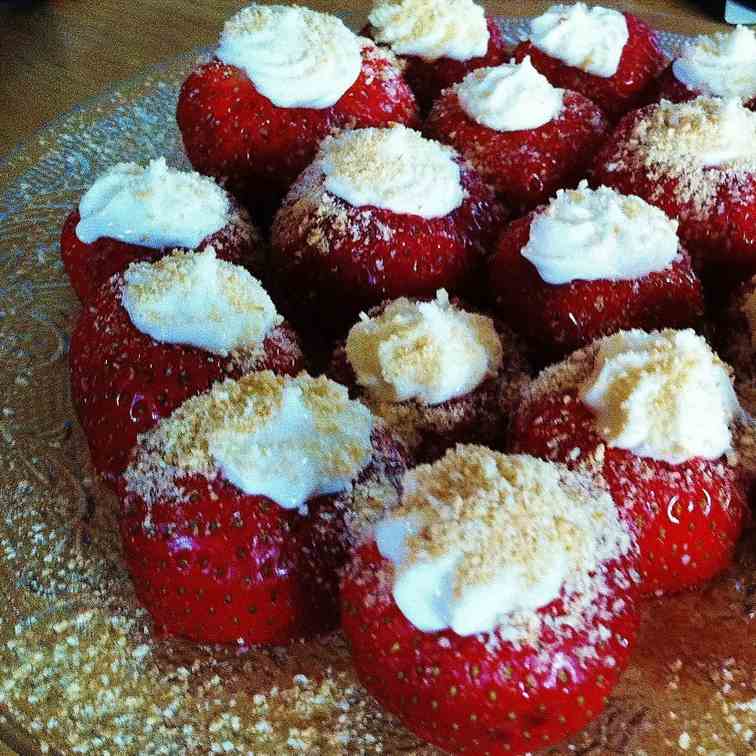 Cheesecake Stuffed Strawberries