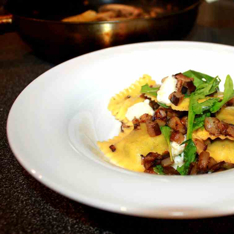 Ravioli con Melanzana e Rucola