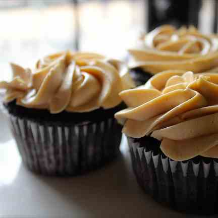 Reese's Stuffed Cupcakes