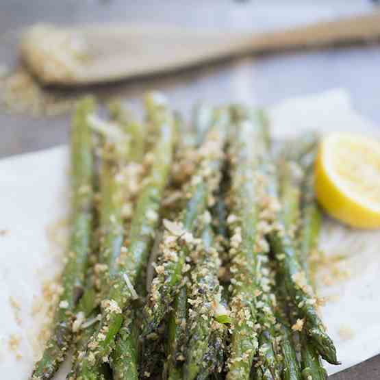 Roasted Asparagus With Garlic Breadcrumbs 
