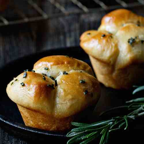 Rosemary Garlic Rolls