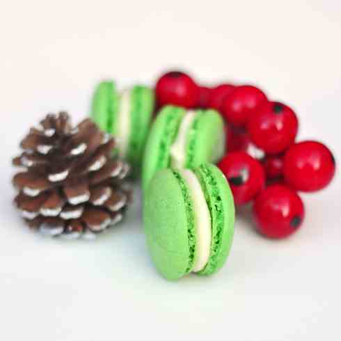 Merry macarons for the holidays