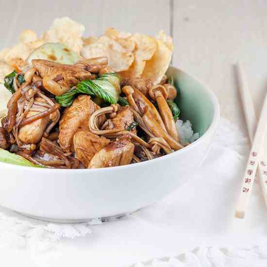 Shimeji, enoki and chicken stir fry with p