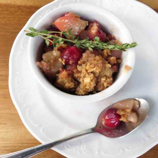 herbed pear and cranberry crisp