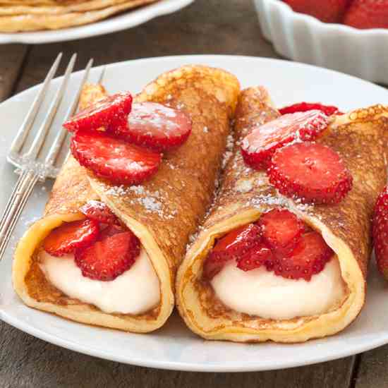 GF Strawberry Cheesecake Pancakes