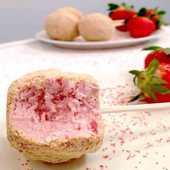 No-bake Strawberry Cheesecake Pops