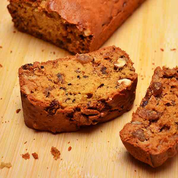 Walnut raisin cake