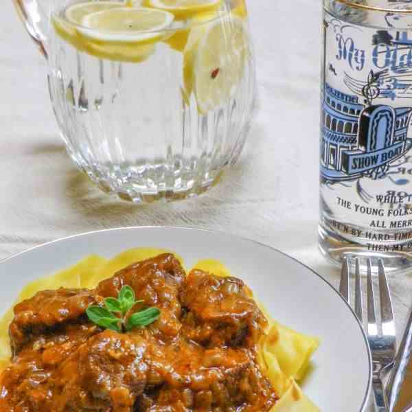 Rosemary Clooney's Viennese Goulash