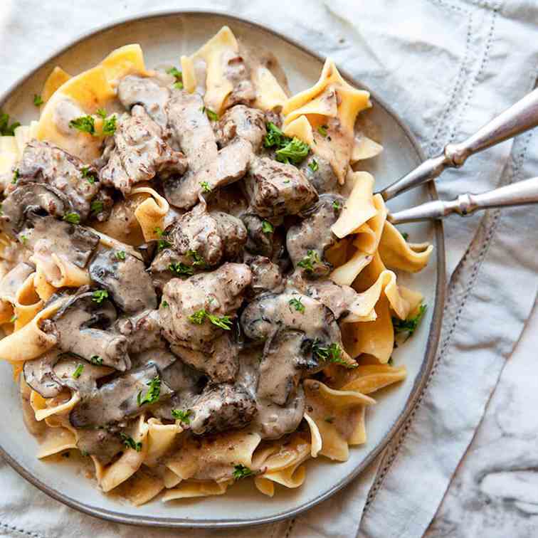 Easy Slow Cooker Beef Stroganoff